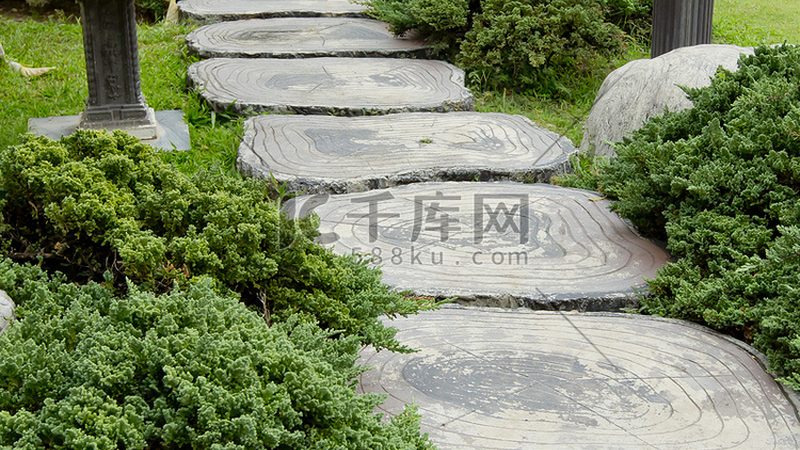 别墅庭院防腐木设计：如何打造既美观又耐用的户外空间**